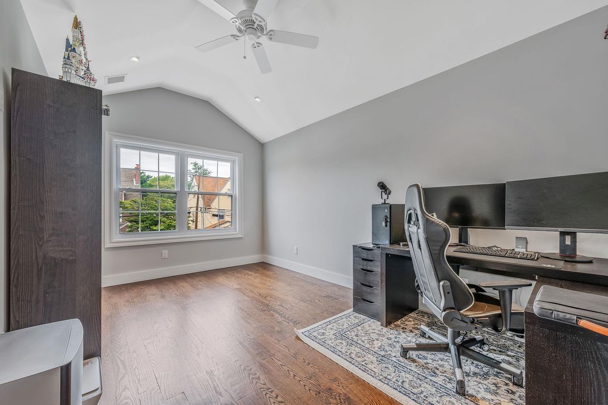 Home Office, Interior, Recessed Lighting, Wood Texture Flooring
