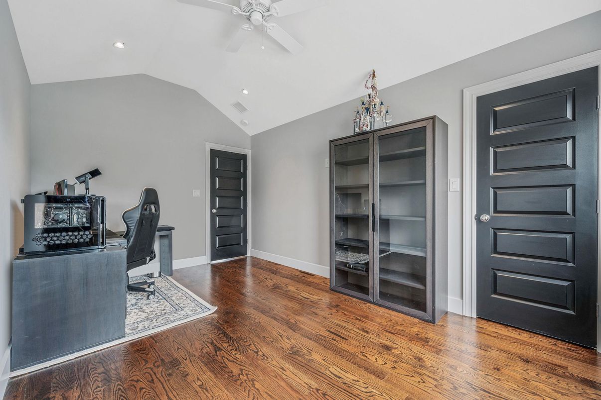 Home Office, Interior, Recessed Lighting, Wood Texture Flooring