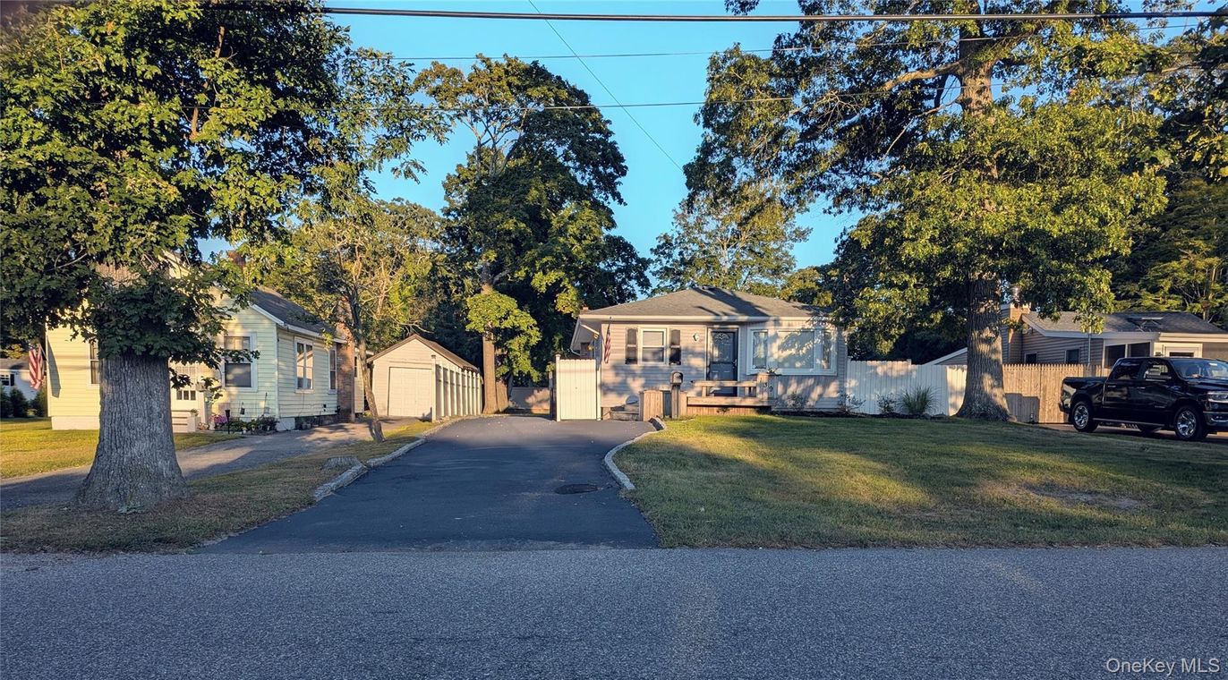Detached Garage, Exterior