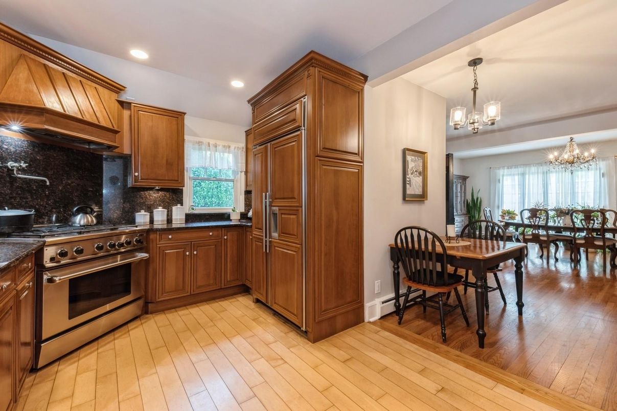 Chandelier, Dining room, Interior, Kitchen, Recessed Lighting, Wood Texture Flooring
