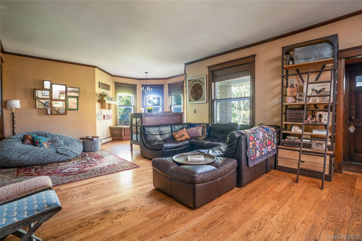 Interior, Living room, Pendant Lights, Wood Texture Flooring