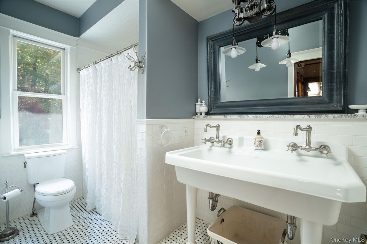 Bathroom, Interior, Pendant Lights
