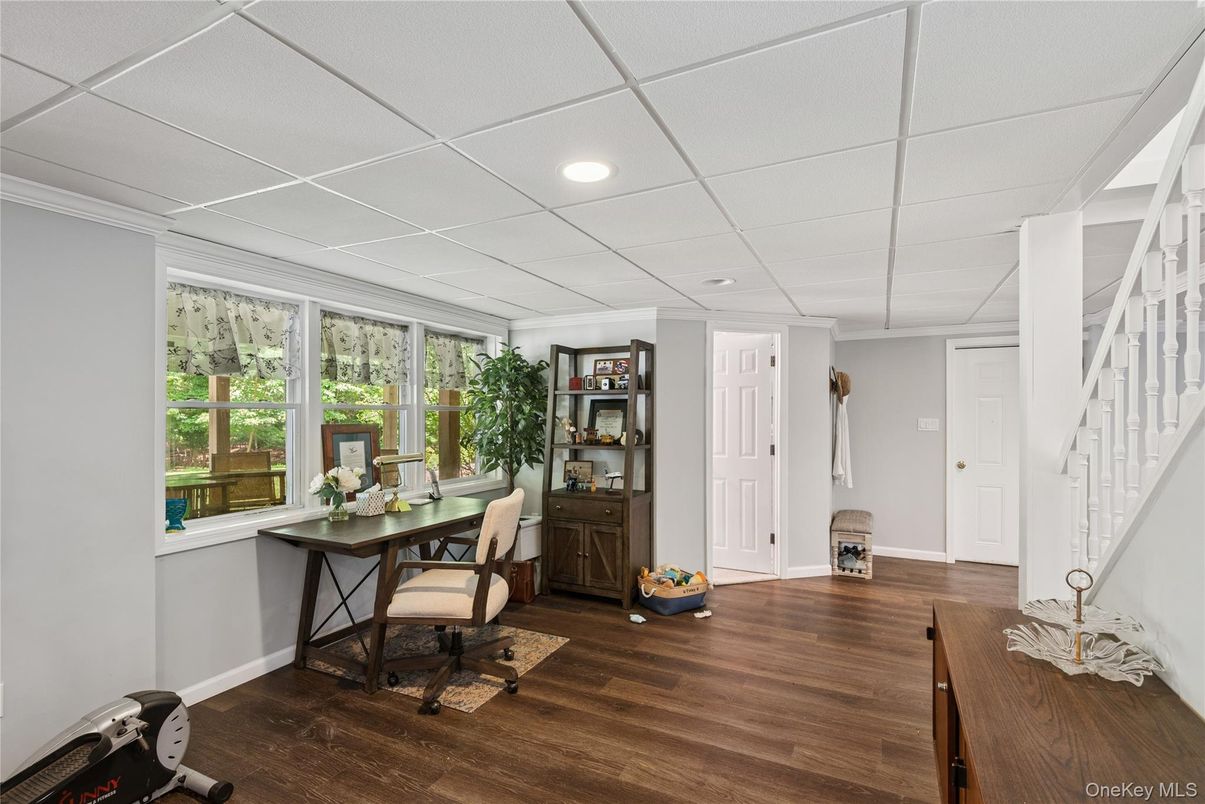 Home Office, Interior, Recessed Lighting, Wood Texture Flooring
