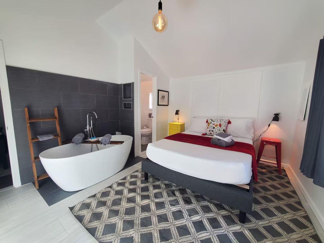 Bathroom, Bedroom, Free Standing Baths, Interior