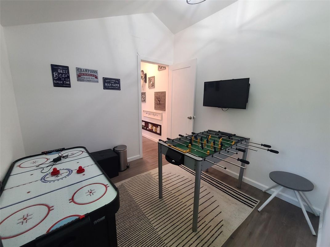 Game Room, Interior, Wood Texture Flooring