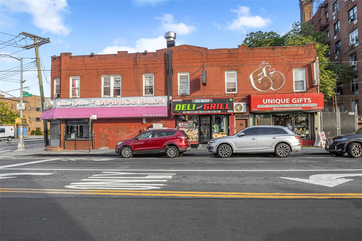 Exterior, Facade, Condo Building