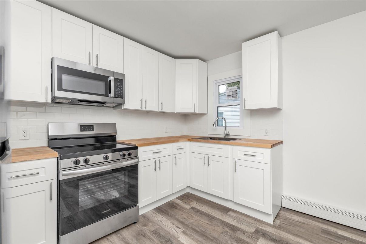 Interior, Kitchen, Stainless Steel Appliances, Wood Texture Flooring