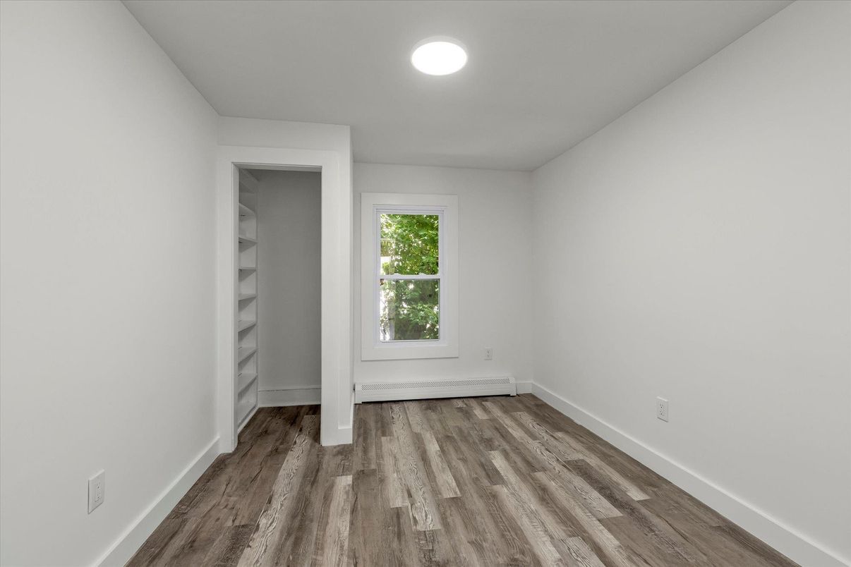 Empty room, Interior, Recessed Lighting, Wood Texture Flooring