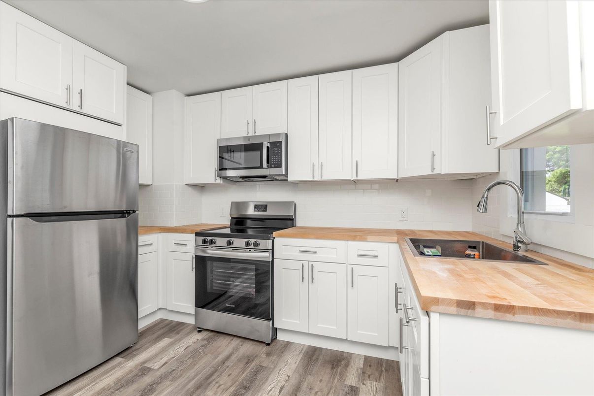 Interior, Kitchen, Stainless Steel Appliances, Wood Texture Flooring