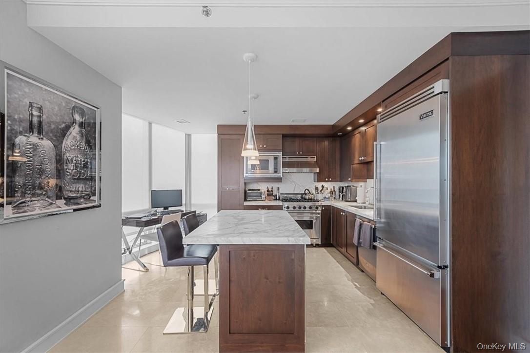 Dining room, Interior, Kitchen, Pendant Lights, Recessed Lighting, Stainless Steel Appliances