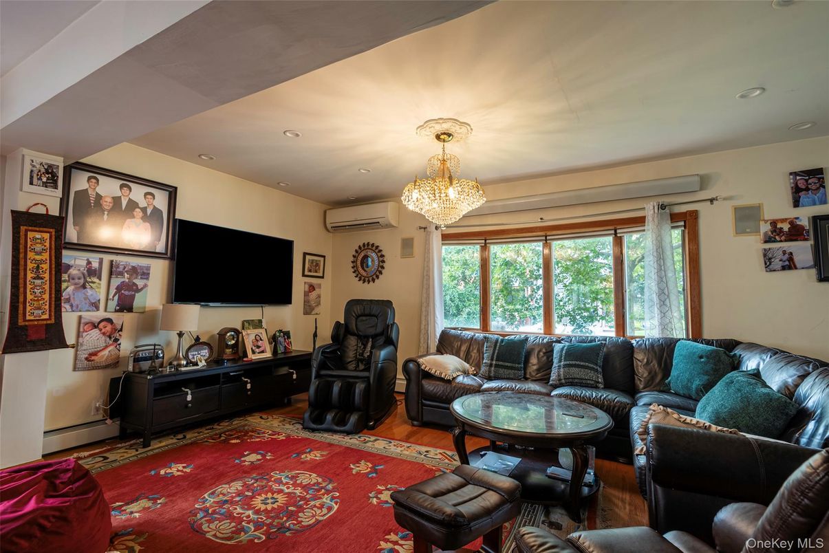 Chandelier, Interior, Living room, Recessed Lighting, Wood Texture Flooring