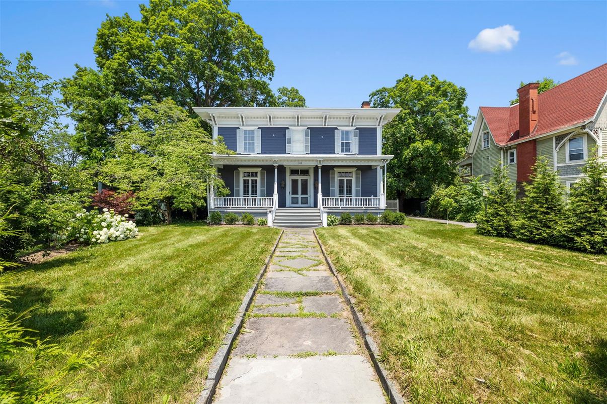 Backyard, Exterior, Facade, American Foursquare