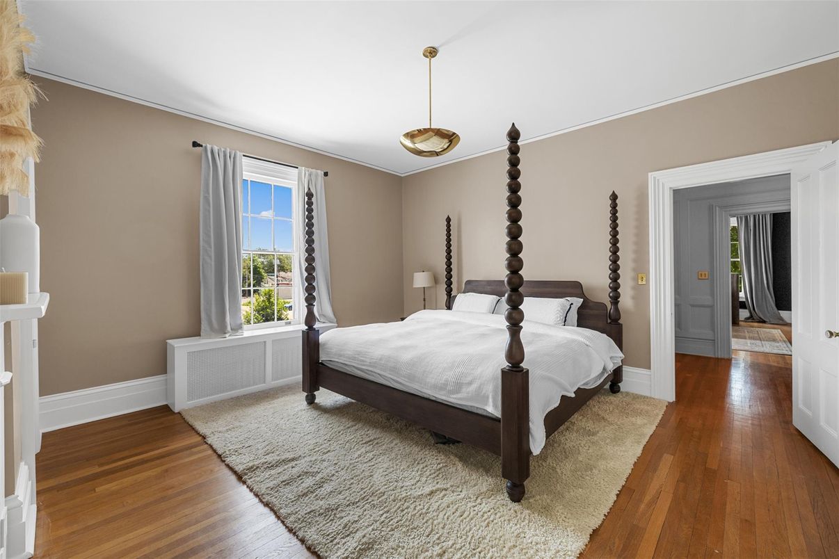 Bedroom, Interior, Pendant Lights, Wood Texture Flooring