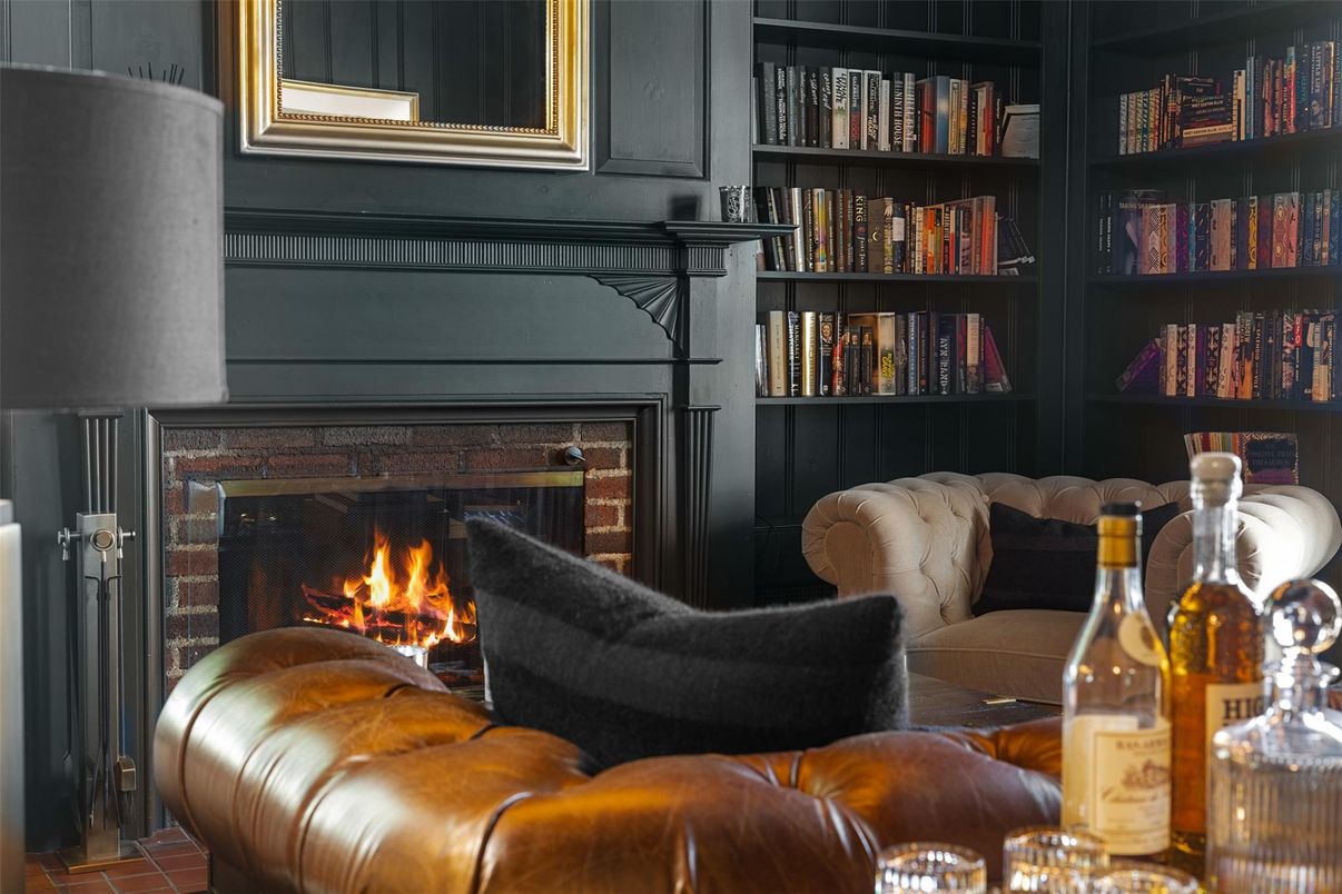 Fireplace, Interior, Living room