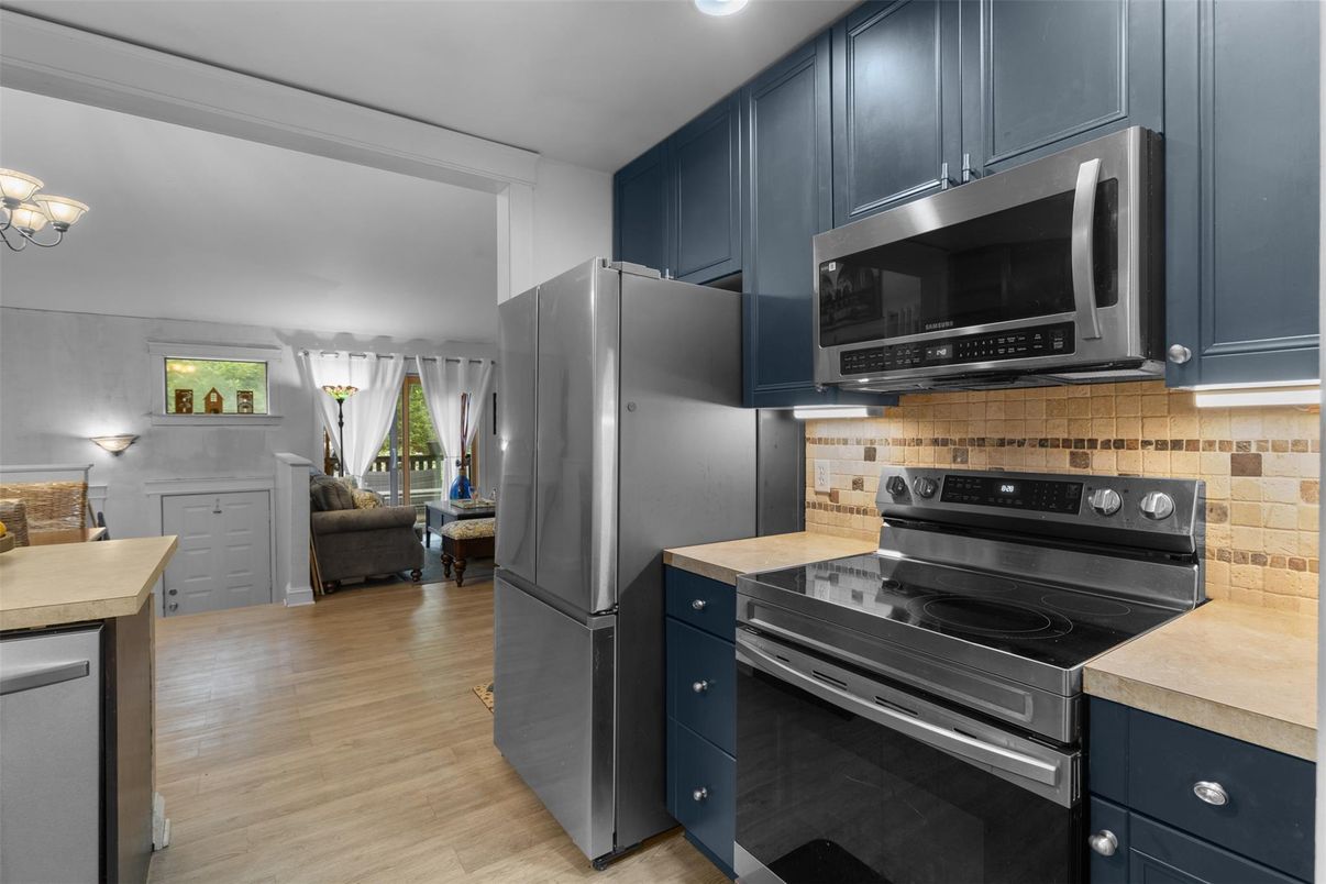 Interior, Kitchen, Stainless Steel Appliances, Wood Texture Flooring