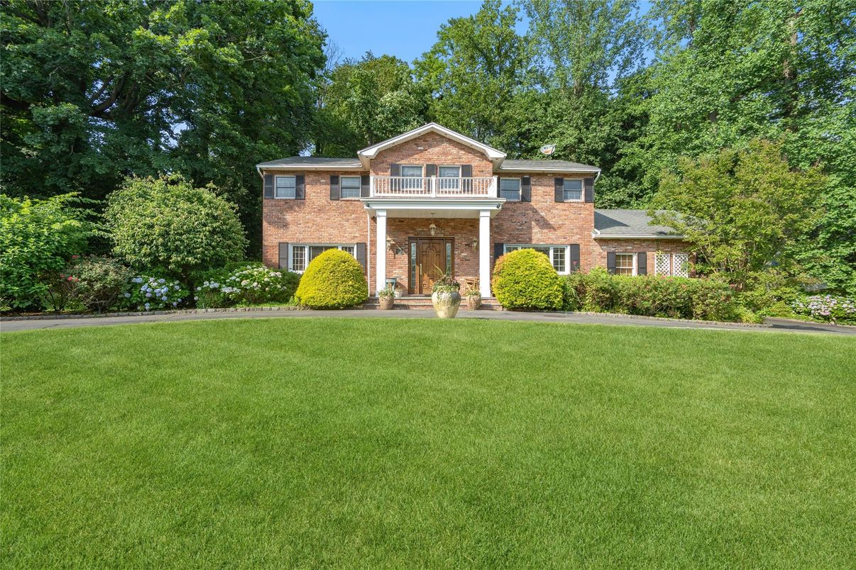 Backyard, Exterior, Facade, Brick Facade, Georgian