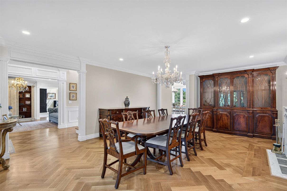 Chandelier, Dining room, Interior, Recessed Lighting, Wood Texture Flooring