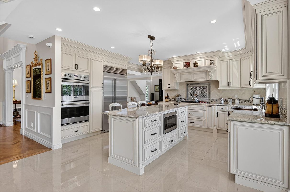 Chandelier, Interior, Kitchen, Recessed Lighting, Stainless Steel Appliances, Wood Texture Flooring