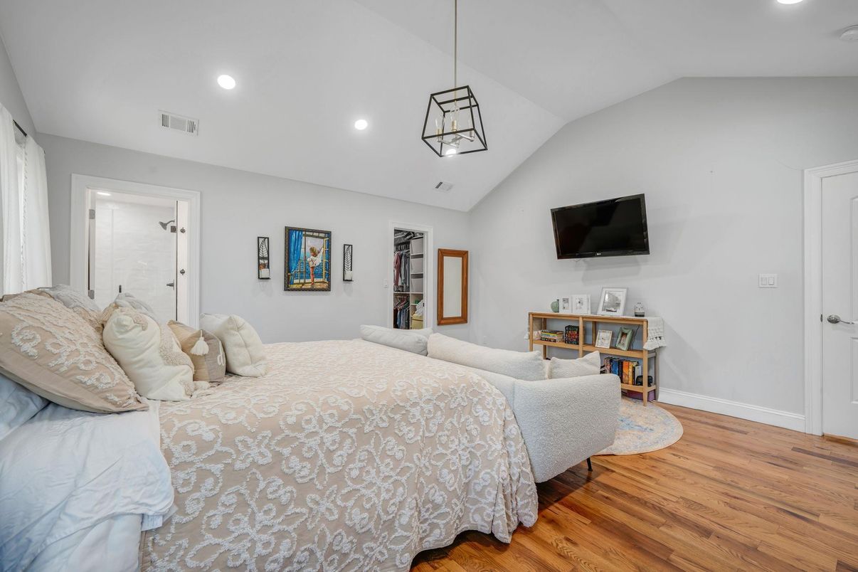 Bedroom, Interior, Pendant Lights, Recessed Lighting, Wood Texture Flooring