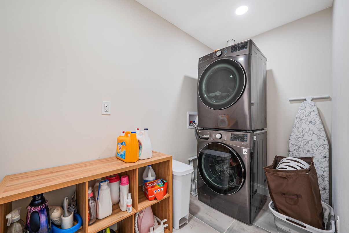 Interior, Recessed Lighting, Utility Closets, Washer