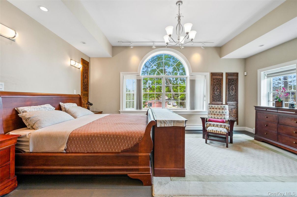 Bedroom, Chandelier, Interior, Recessed Lighting