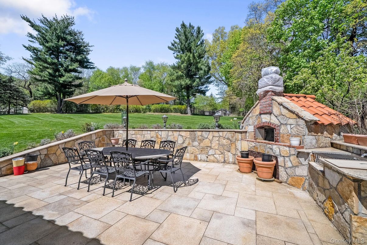Exterior, Fireplace
