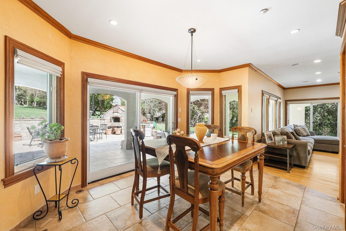 Dining room, Interior, Living room, Pendant Lights, Recessed Lighting, Wood Texture Flooring