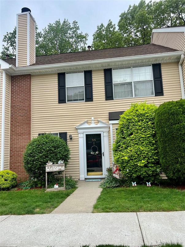 Exterior, Facade, Brick Facade, Georgian