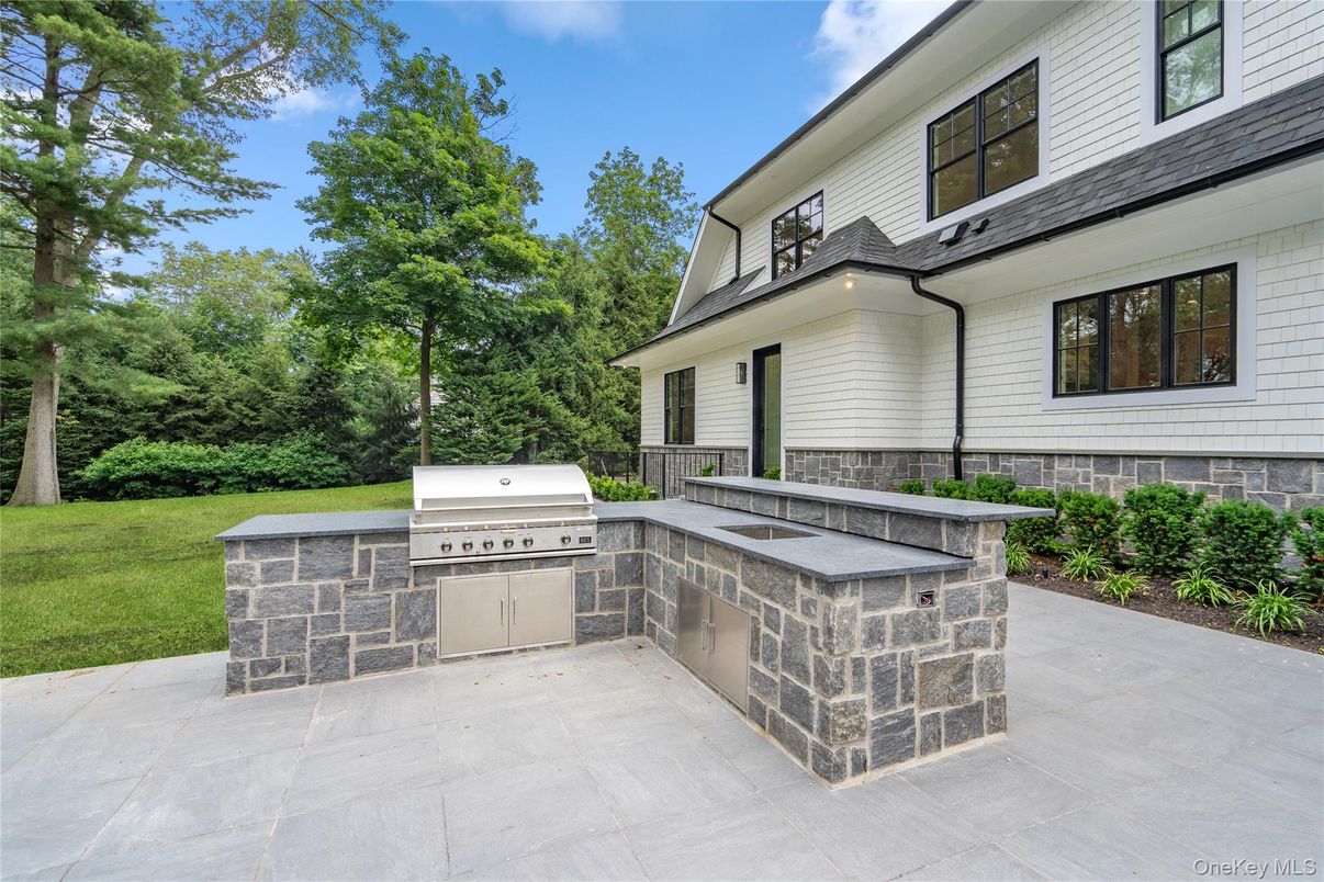 Exterior, Outdoor Kitchen