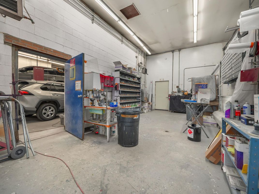 Garage, Interior