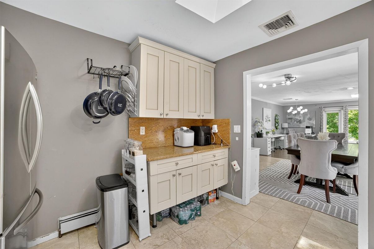 Dining room, Interior, Kitchen, Recessed Lighting