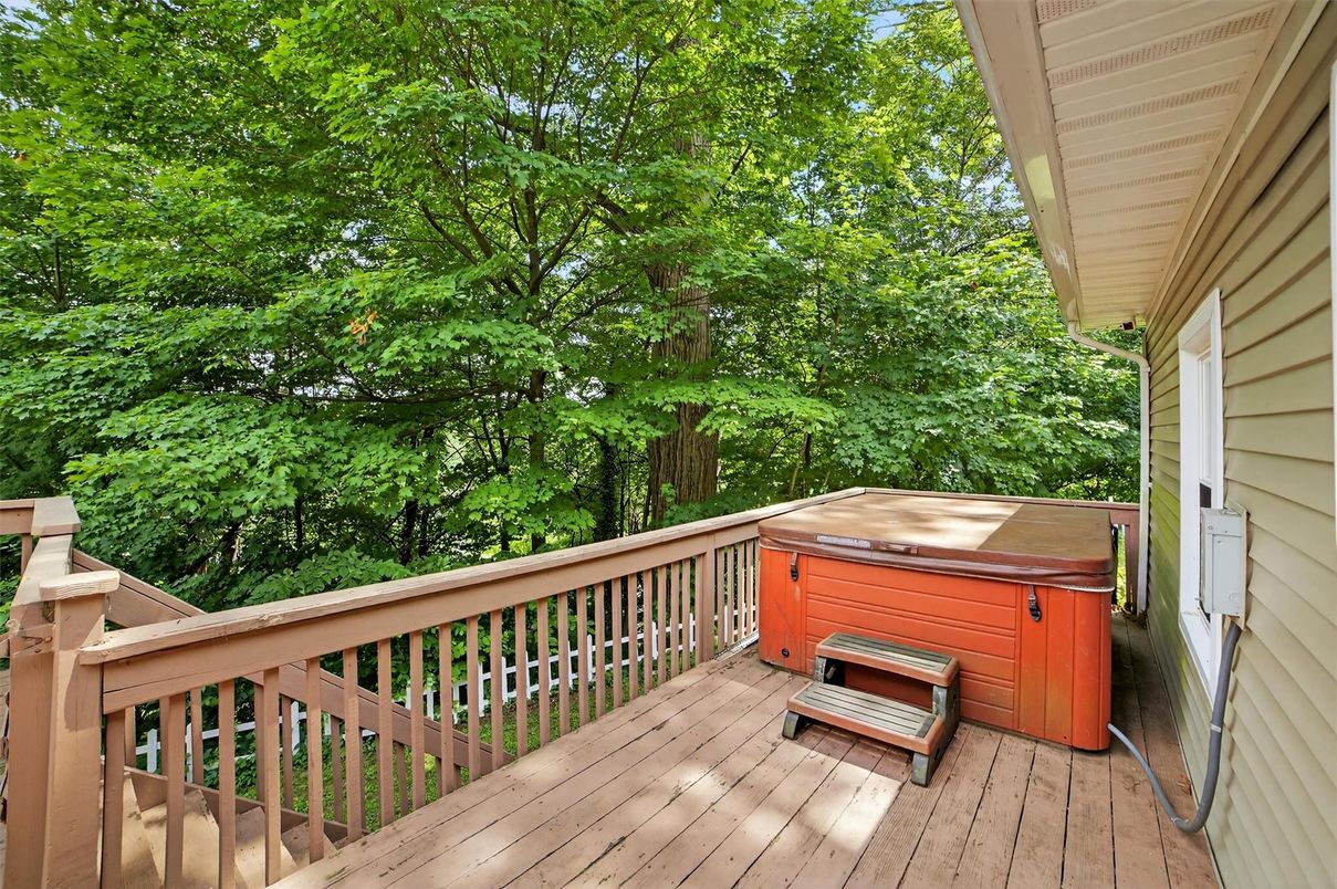 Exterior, Hot Tub
