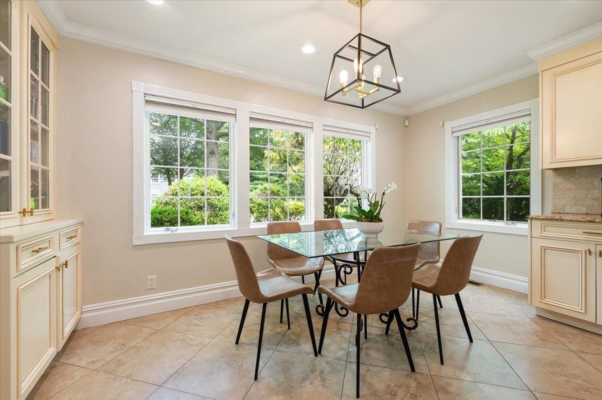 Dining room, Interior, Pendant Lights, Recessed Lighting