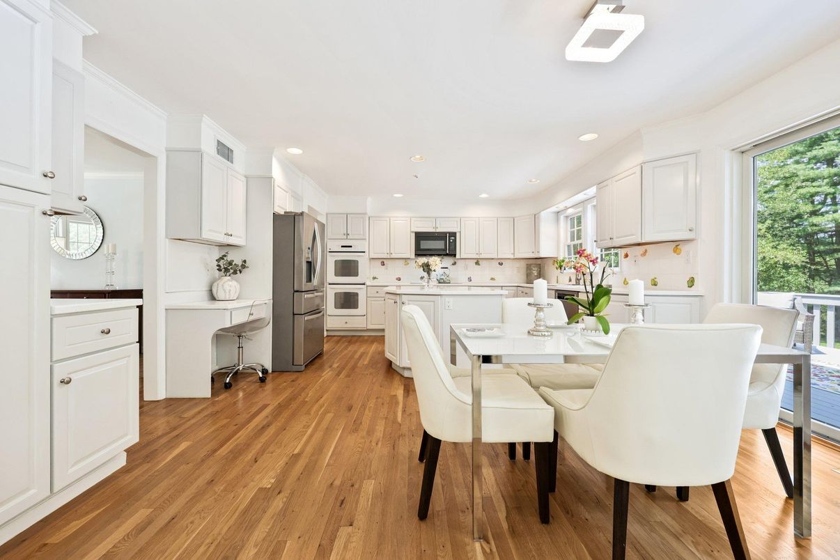 Dining room, Interior, Kitchen, Recessed Lighting, Wood Texture Flooring