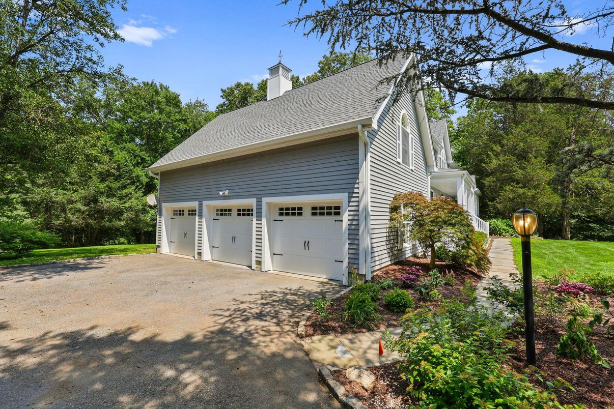 Backyard, Detached Garage, Exterior