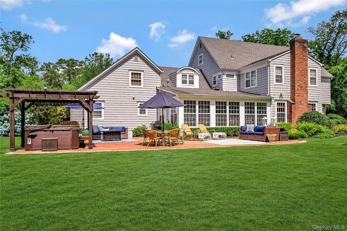 Backyard, Exterior, Hot Tub