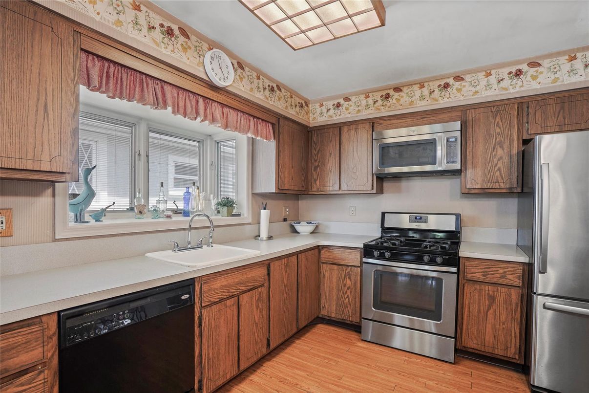 Interior, Kitchen, Stainless Steel Appliances, Wood Texture Flooring