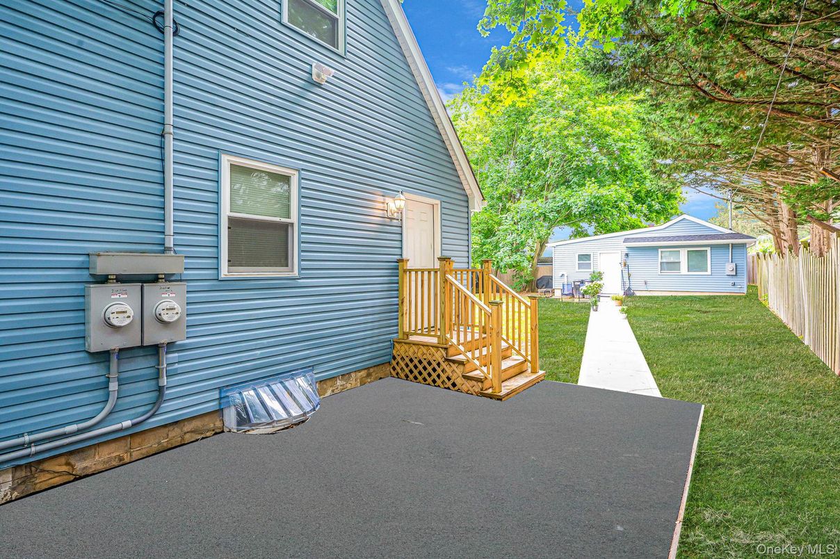 Backyard, Exterior