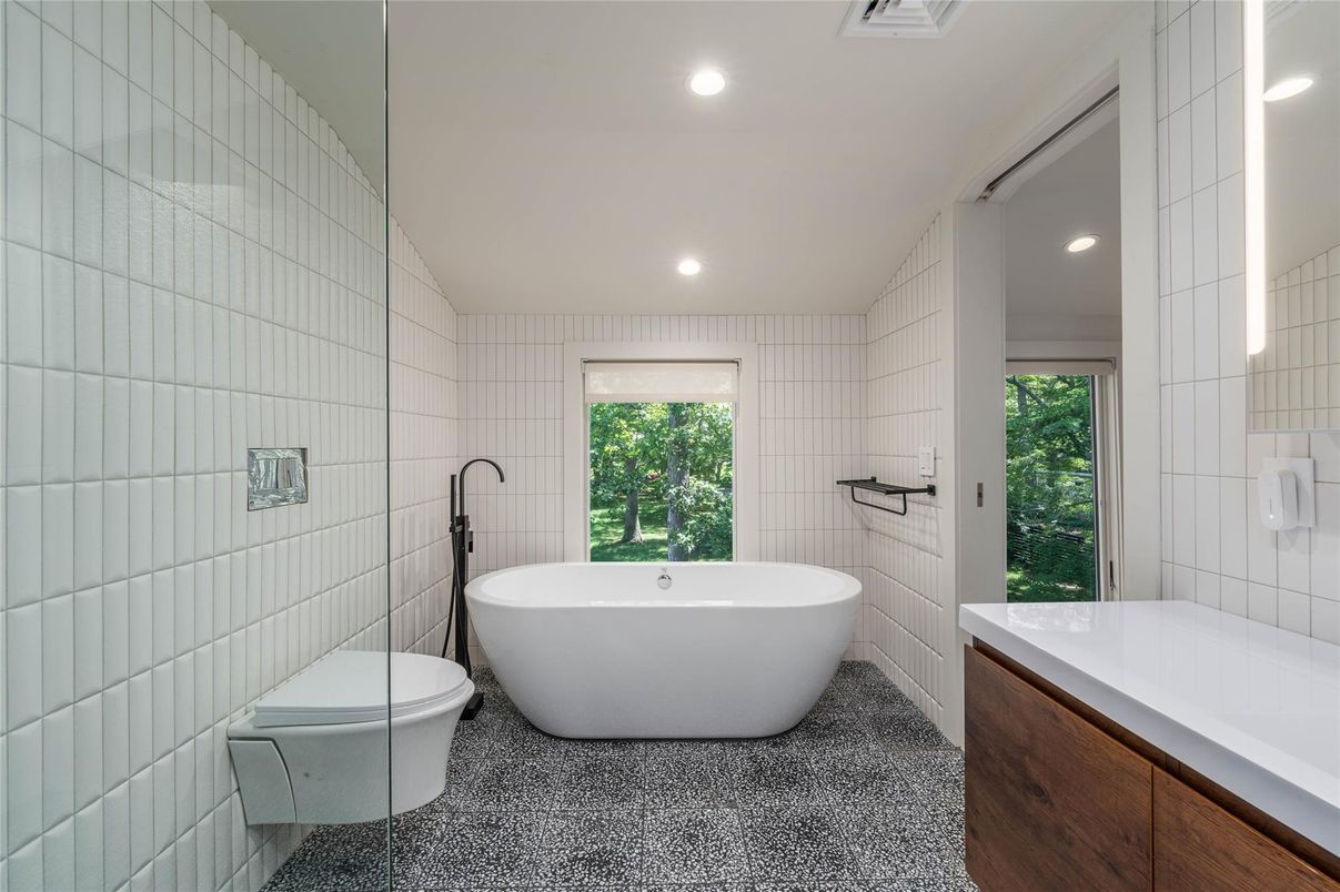 Bathroom, Free Standing Baths, Interior, Recessed Lighting