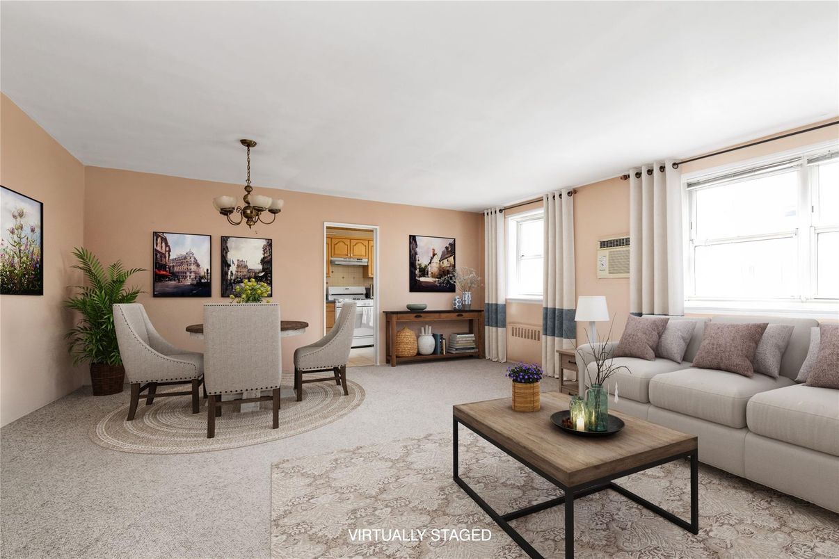 Chandelier, Dining room, Interior, Living room