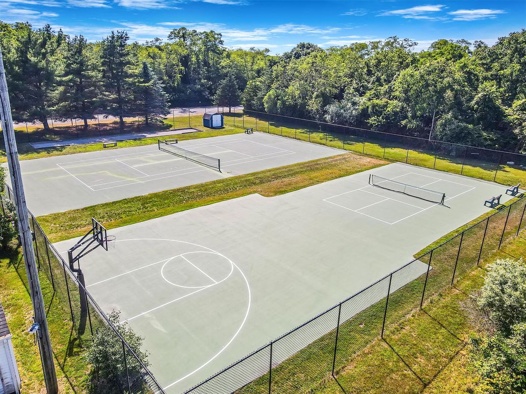 Exterior, Tennis Courts