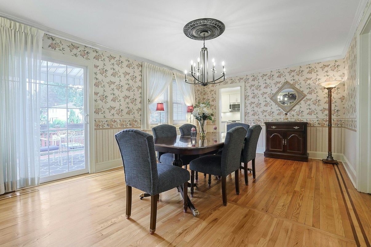 Chandelier, Dining room, Interior, Wood Texture Flooring