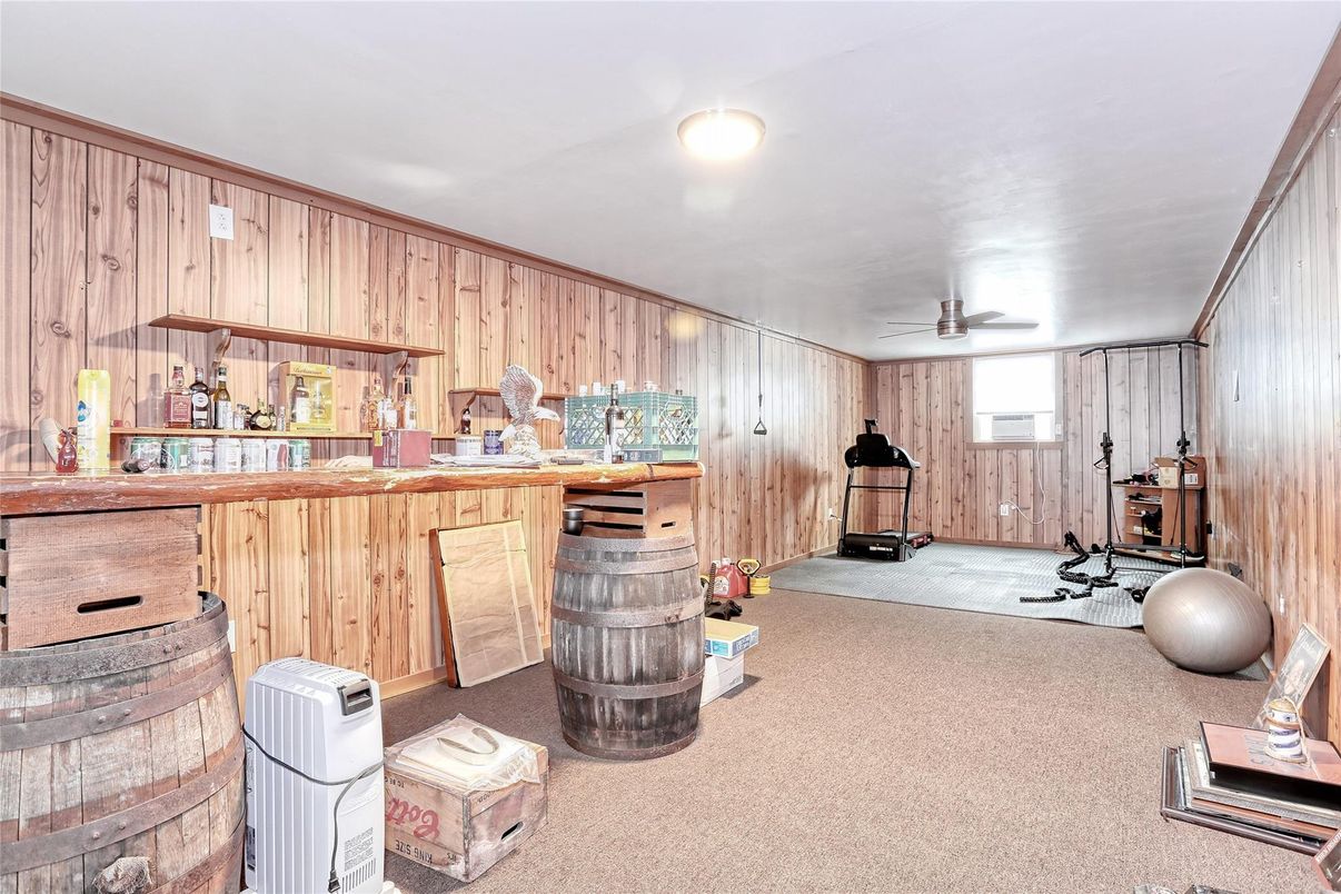 Fitness Equipment, Interior, Recessed Lighting, Wooden Walls