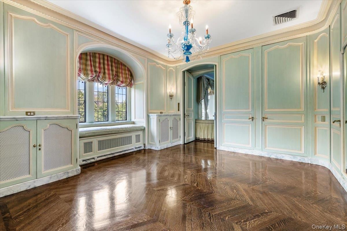 Chandelier, Empty room, Interior, Wood Texture Flooring