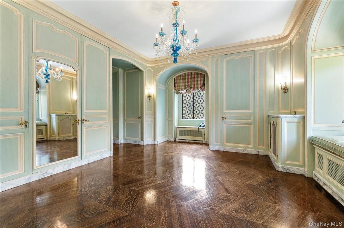 Chandelier, Empty room, Interior, Wood Texture Flooring