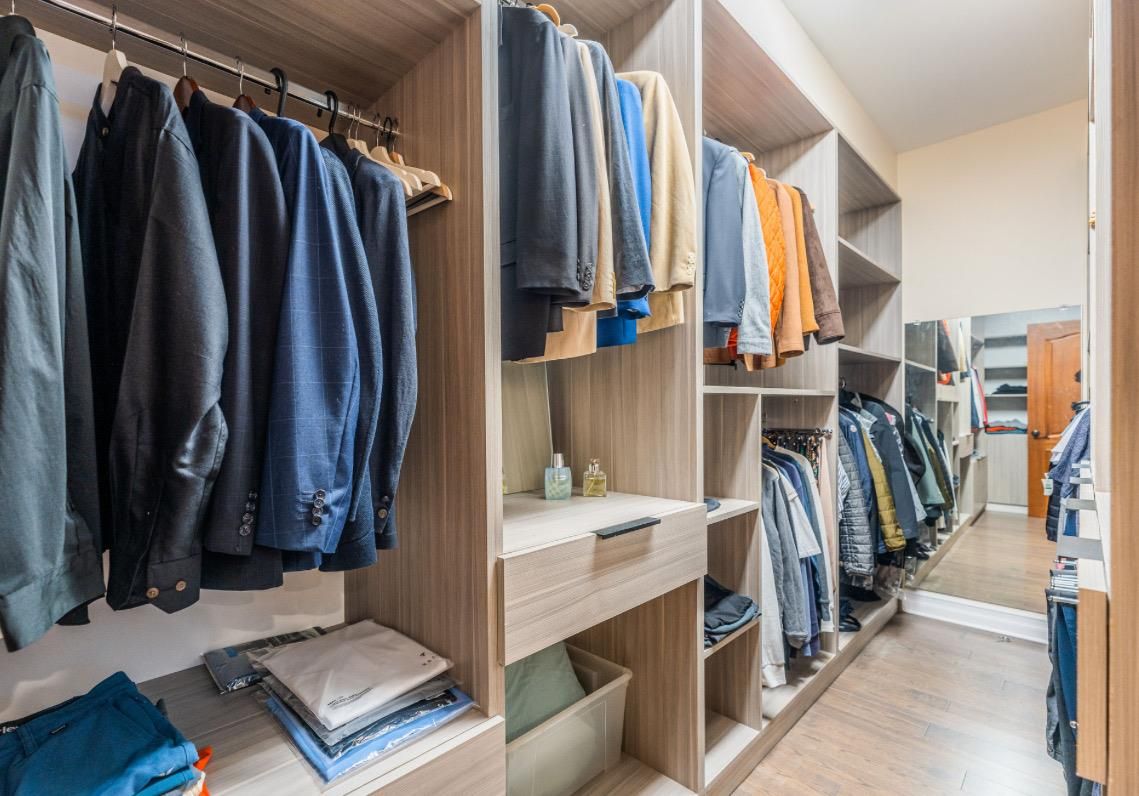 Interior, Walk-in Closets, Wood Texture Flooring