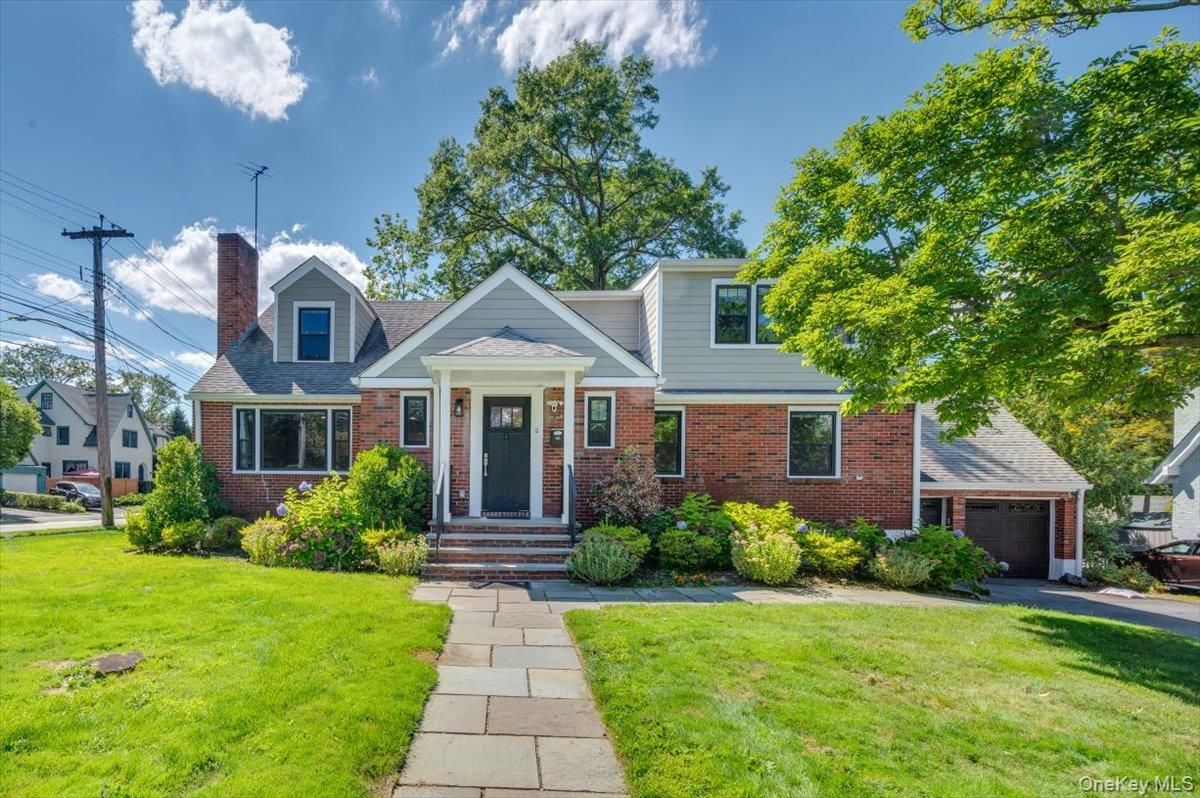Attached, Exterior, Facade, Brick Facade, Cape Cod
