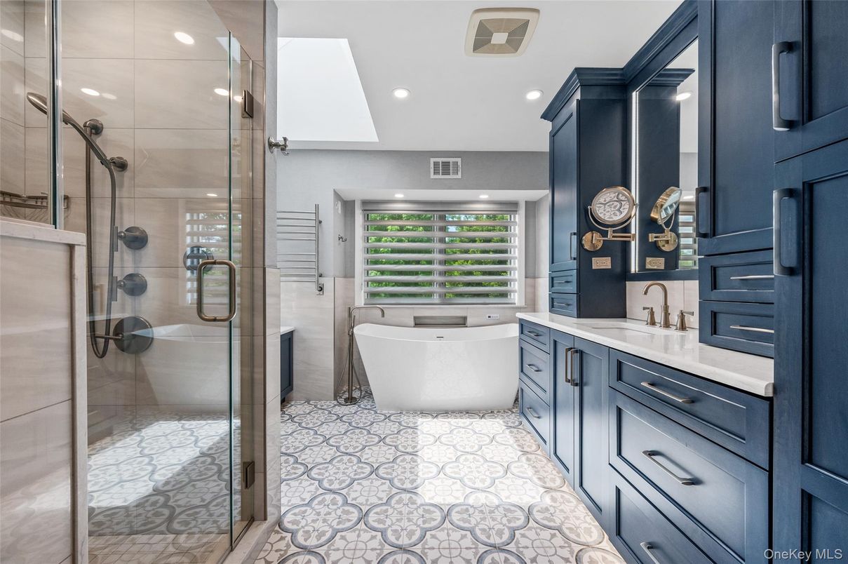 Bathroom, Dual Sink Vanities, Free Standing Baths, Glass Shower, Interior, Recessed Lighting