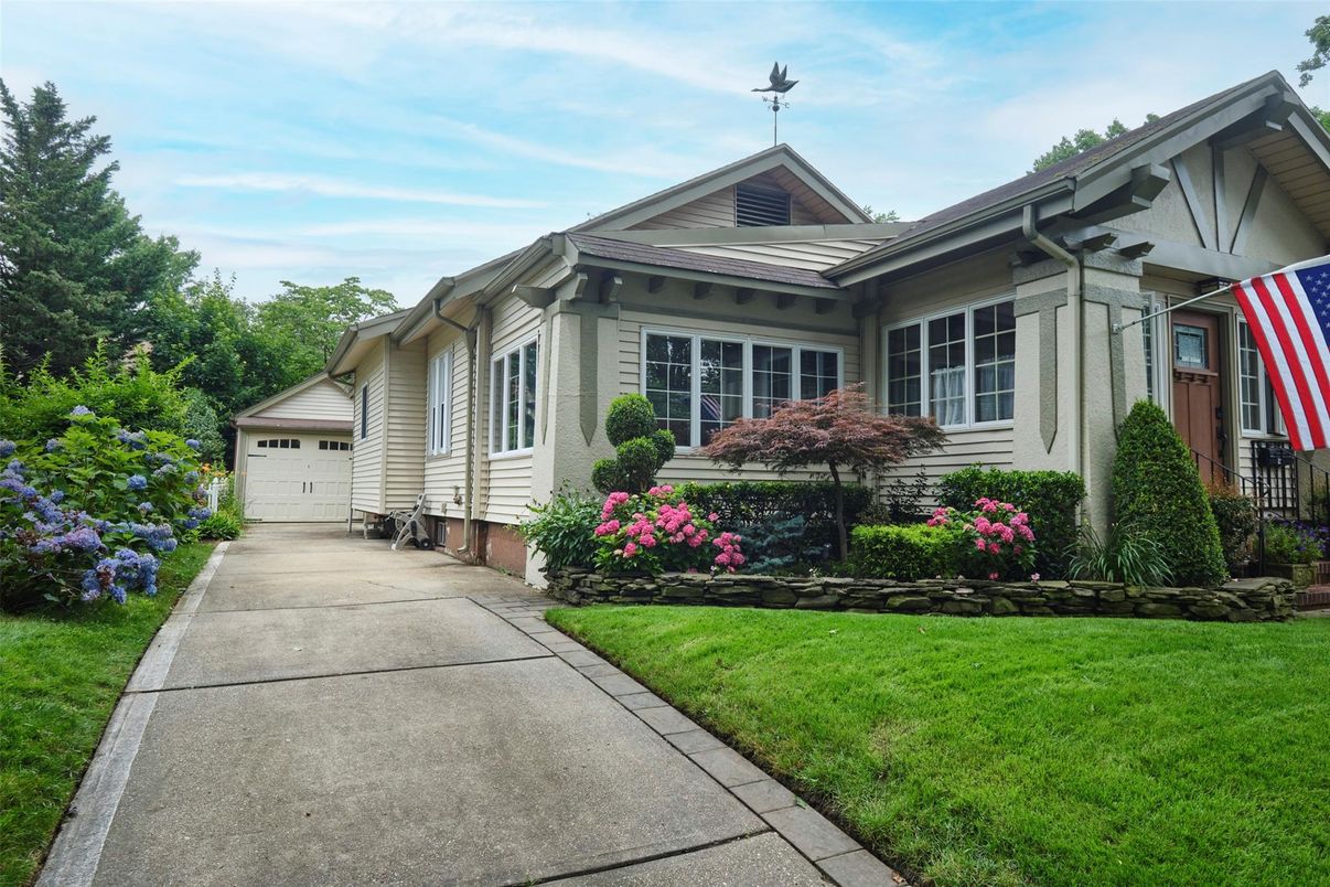 Backyard, Detached Garage, Exterior