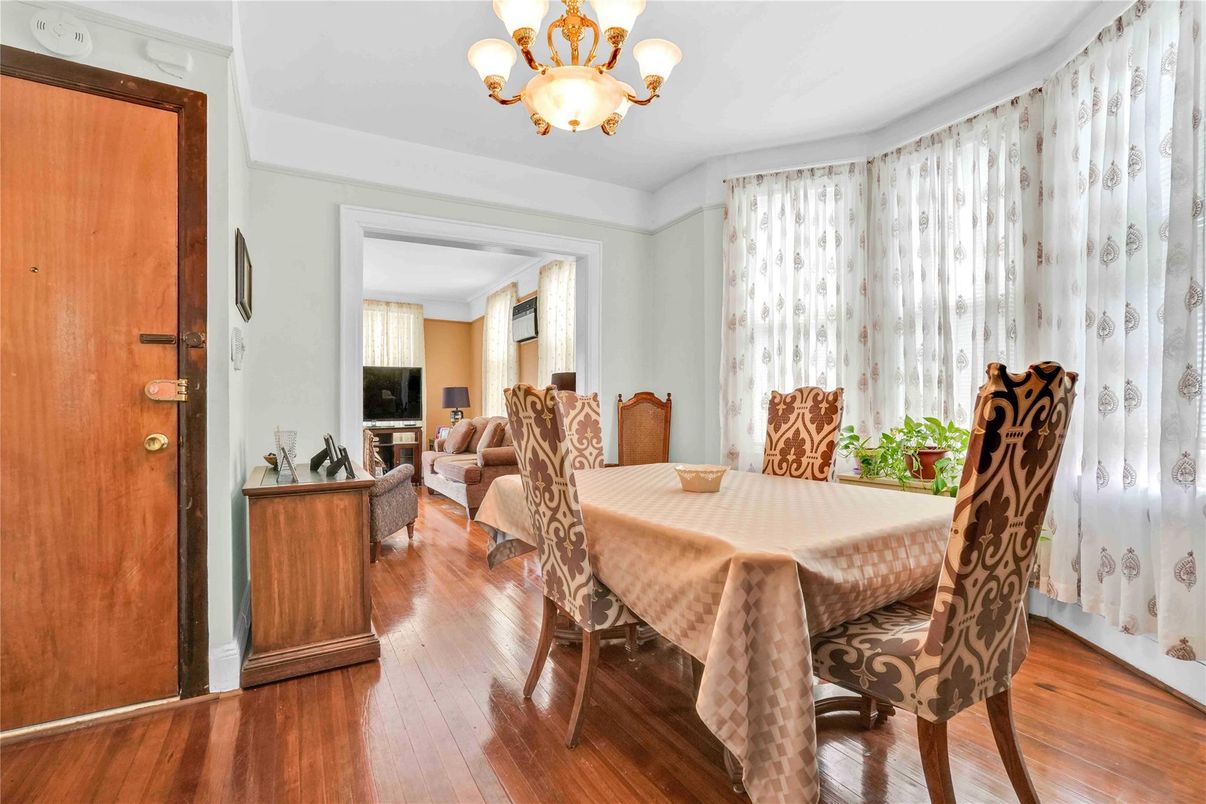 Chandelier, Dining room, Interior, Living room, Wood Texture Flooring